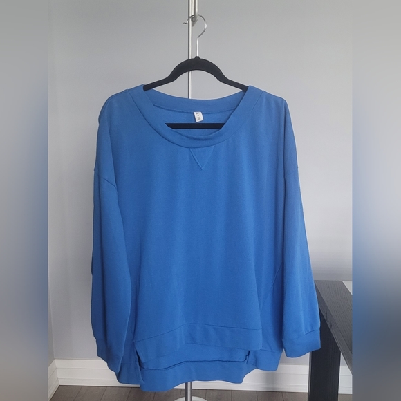 Long Sleeve Lightweight Fall Blue Crew Neck Sweater Size Medium - Picture 1 of 9